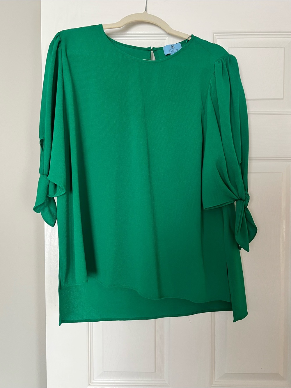 Cece Green Puff-Sleeve Tie-Cuff Blouse